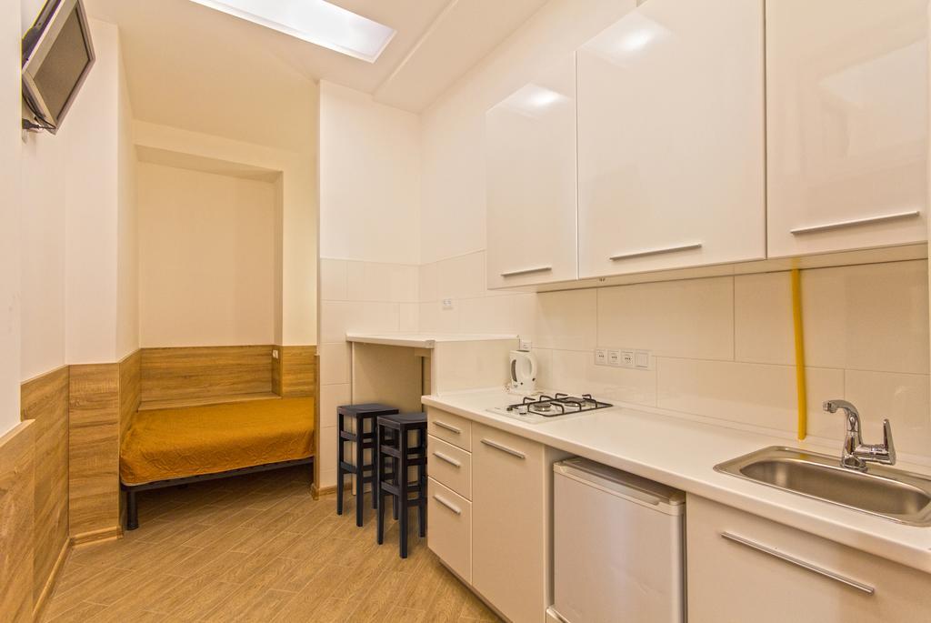 Economy Apartment On Krehivska 7 Lviv Eksteriør bilde